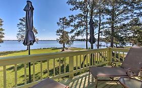 Riverfront New Bern House Gourmet Kitchen And View!